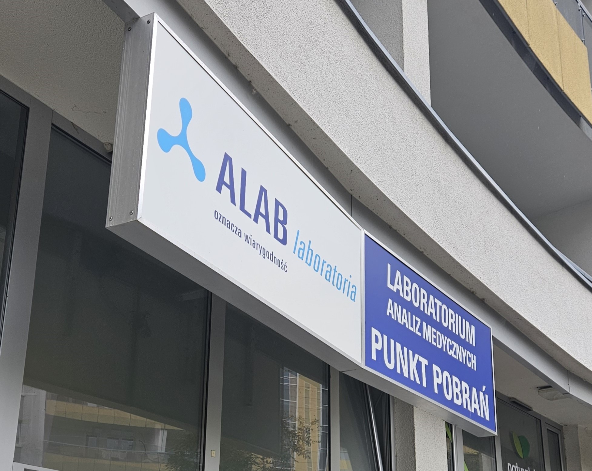 Audyt wizualizacyjny punktu pobrań ALAB Laboratoria – Look Ad